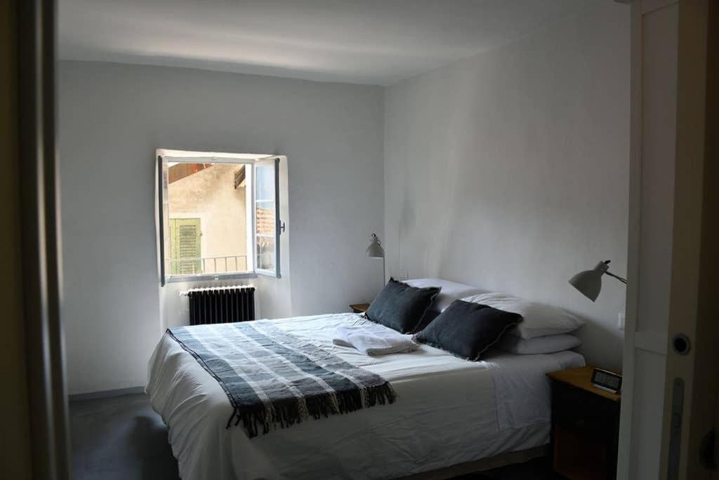 Rocks Apartment Colonno Экстерьер фото