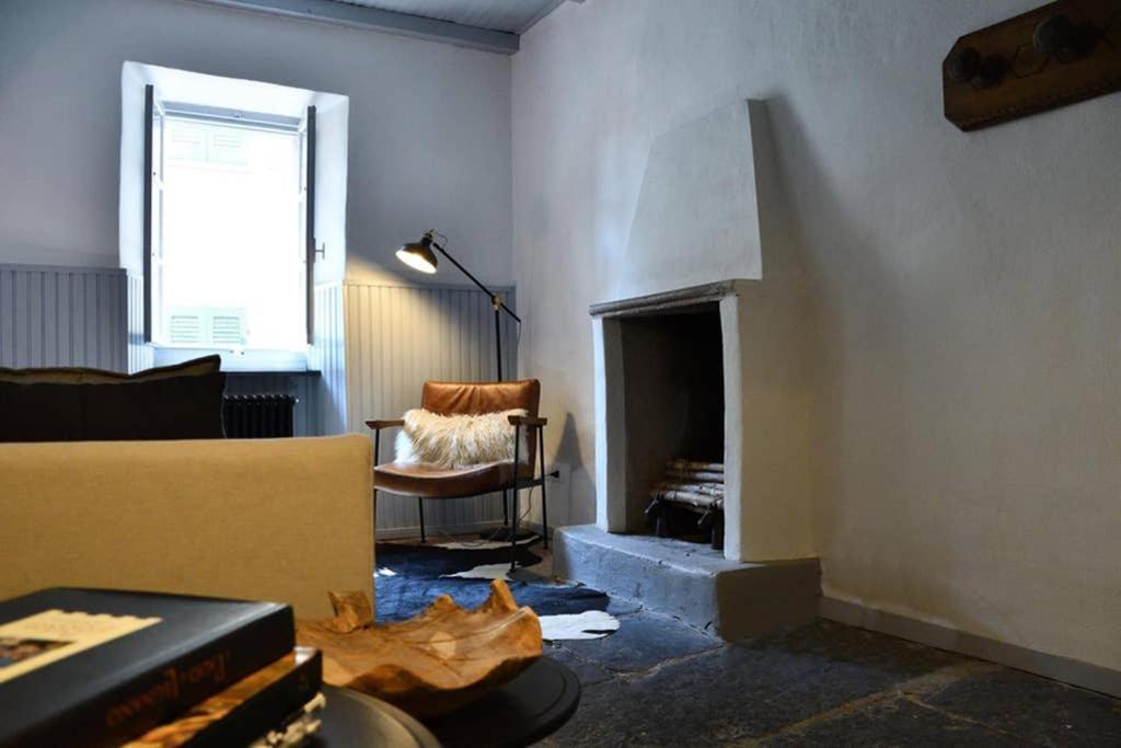 Rocks Apartment Colonno Экстерьер фото