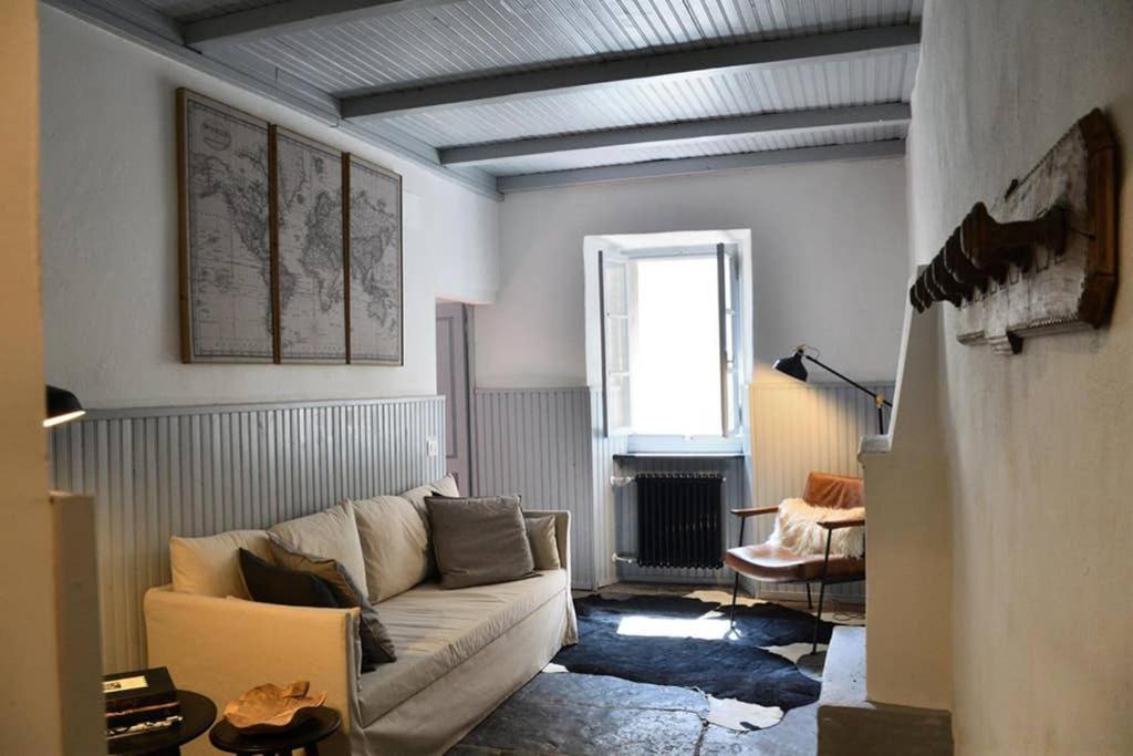 Rocks Apartment Colonno Экстерьер фото